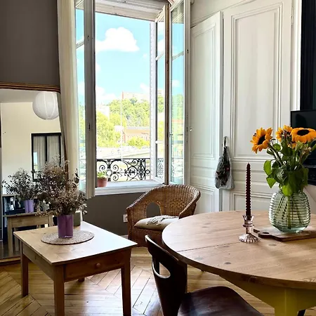 Charme Et Caractere 10 Min Bellecour Apartamento *